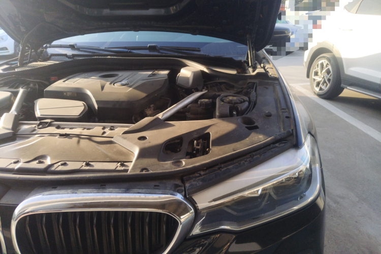 宝马5系 2019款 改款 525Li M运动套装局部细节9007