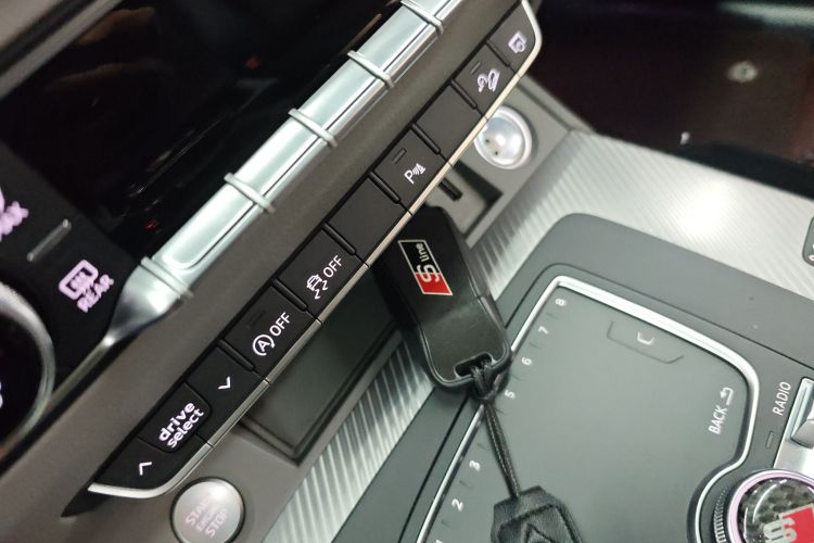 奥迪Q5L 2018款 45 TFSI 尊享时尚型 国VI中控内饰11