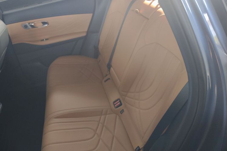 吉利银河 银河星舰7 EM-i 2025款 120km 领航版中控内饰7004