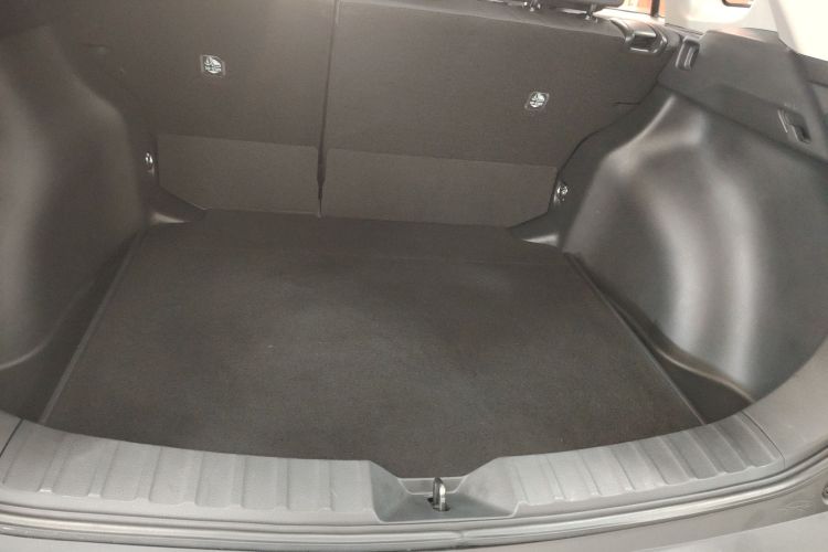 丰田 卡罗拉锐放 2023款 2.0L 先锋版机舱底盘23