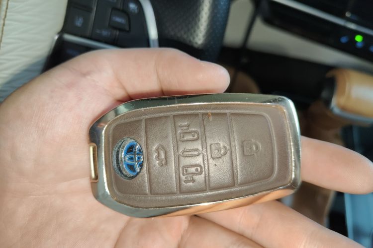 丰田 赛那SIENNA 2021款 2.5L混动 尊贵版中控内饰7001