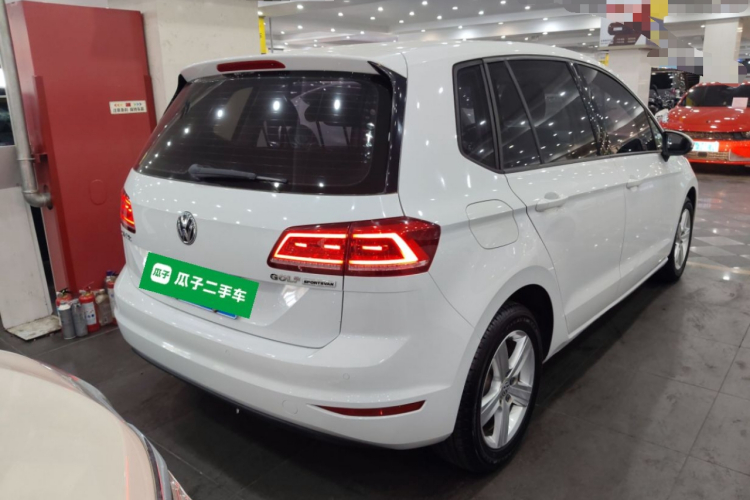 大众 高尔夫·嘉旅 2018款 1.6L 自动舒适型车身外观7
