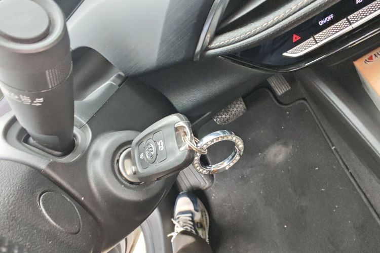 别克 威朗 2023款 Pro 乐享版中控内饰11