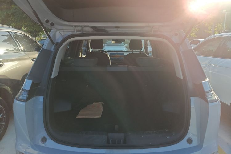 埃安 AION Y 2023款 Plus 510 乐享版机舱底盘23