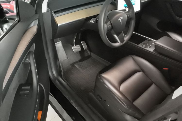 特斯拉 Model Y 2022款 改款 长续航全轮驱动版中控内饰20
