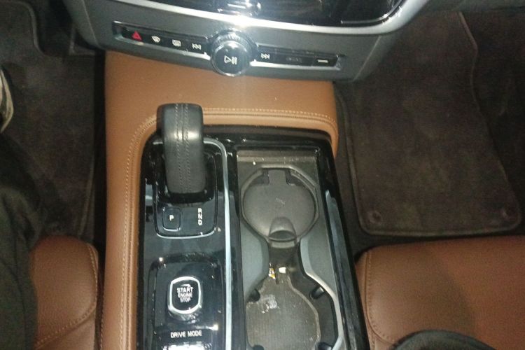 沃尔沃S90新能源 2020款 T8 E驱混动 智逸豪华版中控内饰18