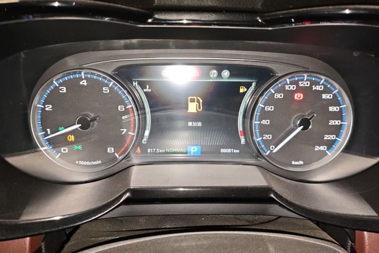 广汽传祺 传祺GS8 2017款 320T 两驱豪华智联版（七座）中控内饰14