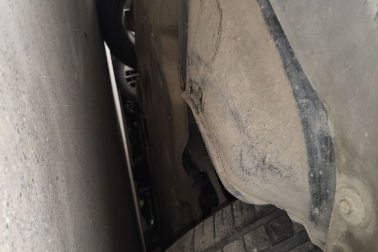 宝马3系 2014款 320i 时尚型局部细节9008