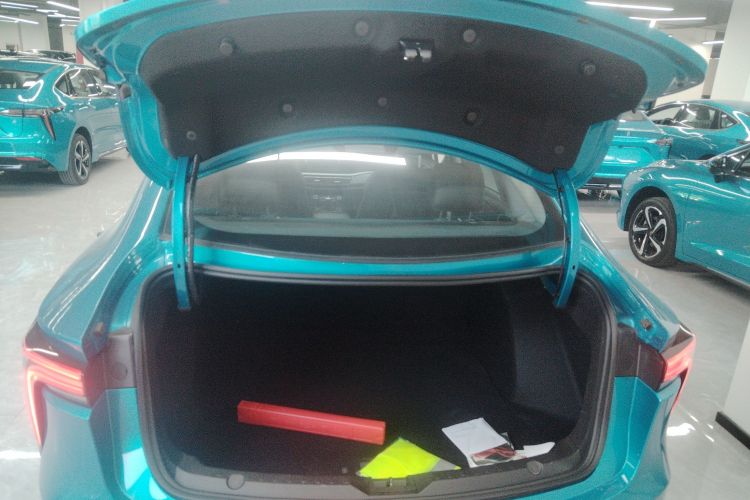 江铃集团新能源 羿 2023款 标准续航行业版机舱底盘23