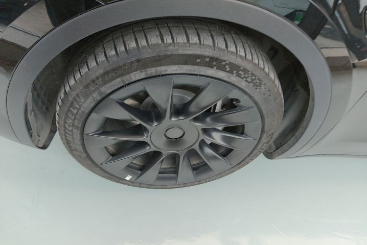 特斯拉 Model Y 2021款 标准续航后驱版车身外观6007