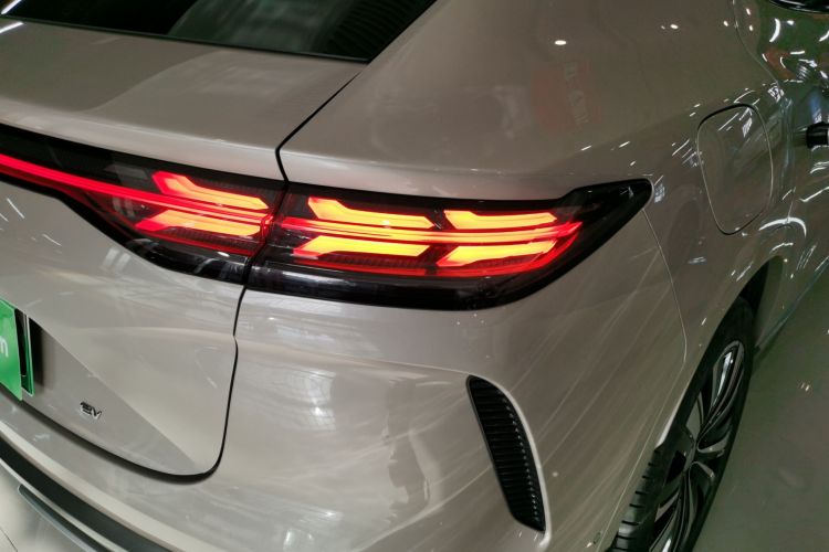 腾势N7 2023款 超长续航版车身外观9