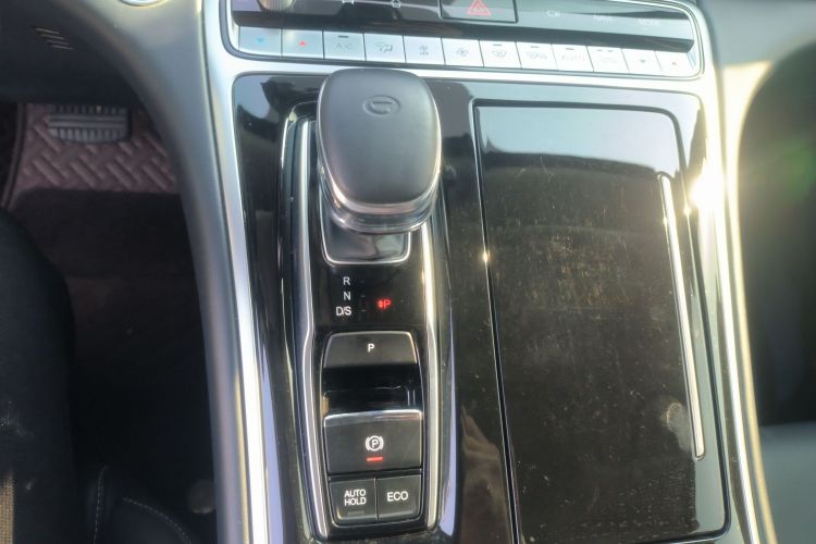 广汽传祺 传祺M8 2023款 领秀系列 390T 尊贵版中控内饰18