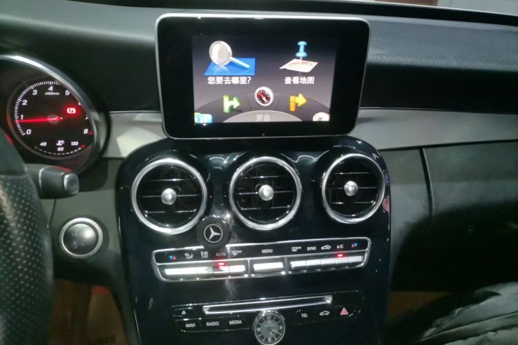 奔驰C级 2017款 C 200 运动版局部细节16