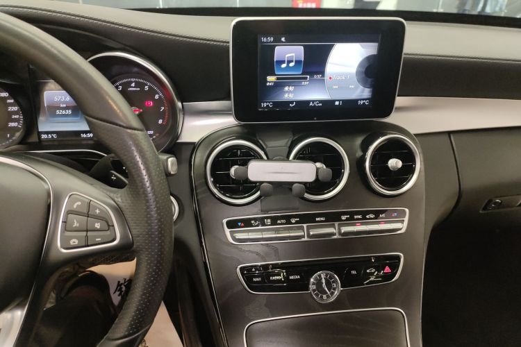 奔驰C级 2018款 C 200 L 运动版局部细节16