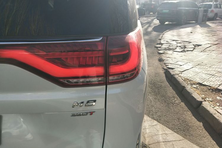 广汽传祺 传祺M8 2023款 领秀系列 390T 尊享版车身外观9