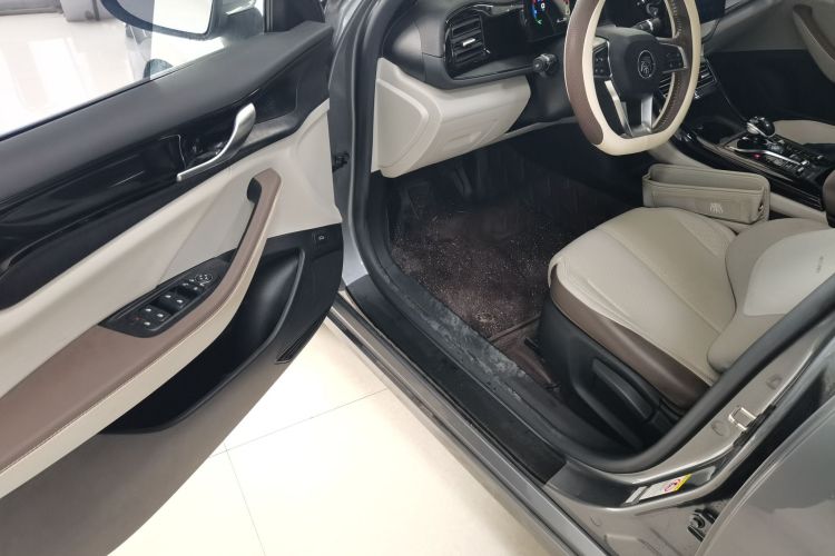 比亚迪 秦PLUS 2024款 荣耀版 DM-i 55KM领先型中控内饰20