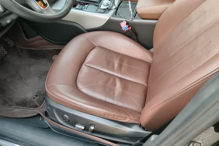 奥迪A6L 2018款 30周年年型 35 TFSI 时尚型中控内饰19