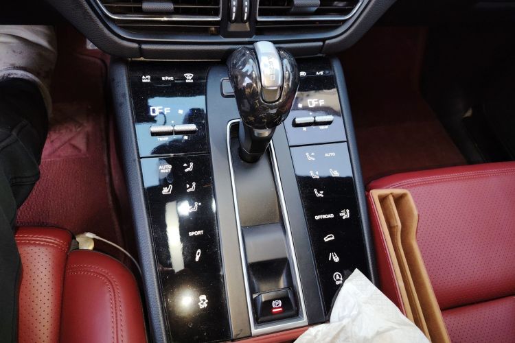 保时捷 2023款 Macan 2.0T中控内饰18