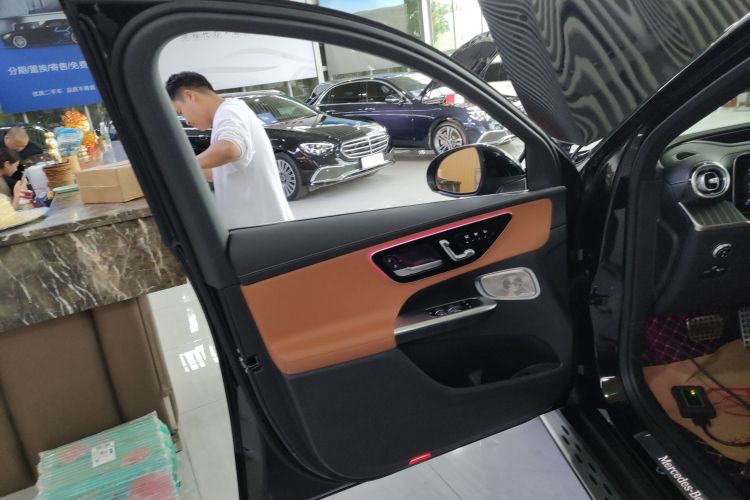 奔驰GLC 2023款 改款 GLC 300 L 4MATIC 豪华型 7座中控内饰47