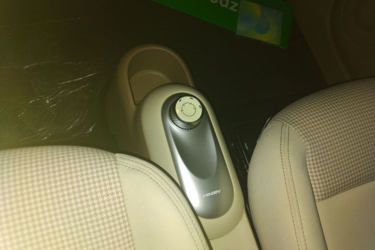 五菱汽车 宏光MINIEV 2025款 四门版 臻享+款中控内饰18