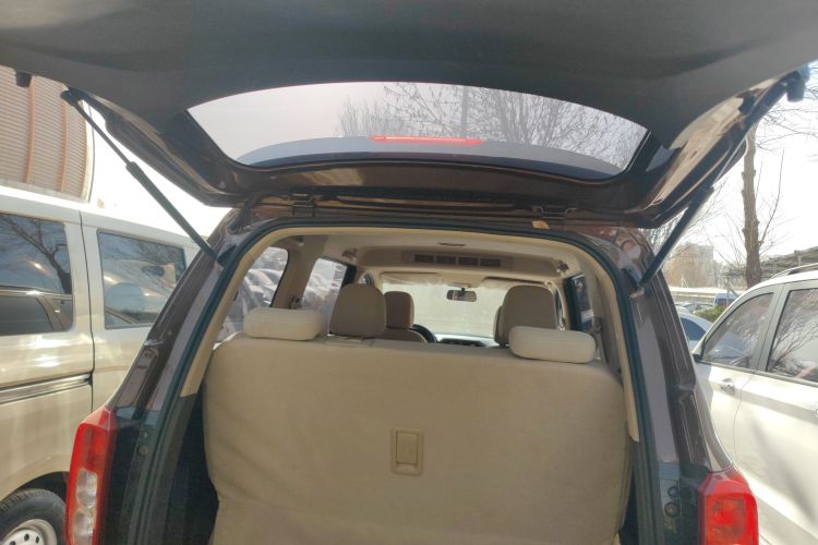 五菱汽车 五菱宏光 2021款 1.5L改款 S标准型 电动助力LAR机舱底盘23