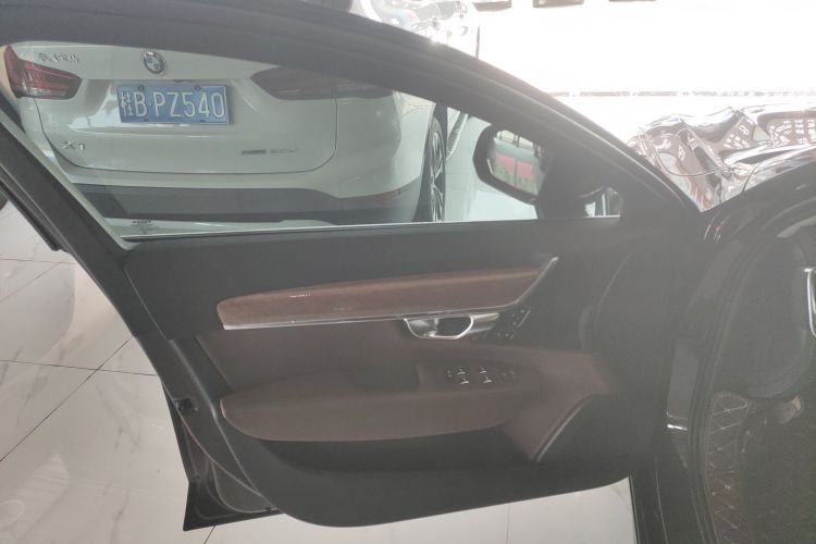 沃尔沃S90 2019款 T5 智远版中控内饰47