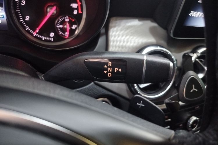 奔驰CLA 2019款 CLA 200 动感型局部细节18