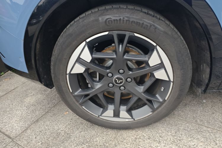 红旗天工06 2025款 660 四驱 智选版车身外观6008