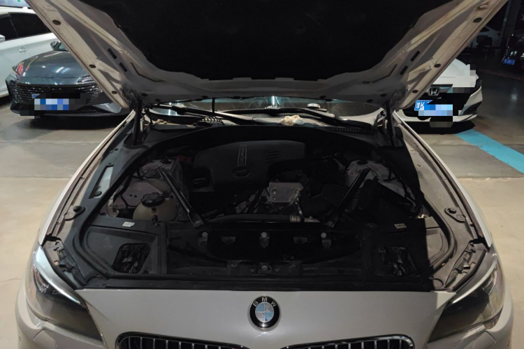 宝马5系 2017款 525Li 领先型机舱底盘24