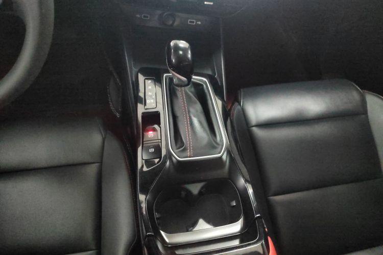 名爵 MG5 2022款 180DVVT CVT青春豪华版局部细节18