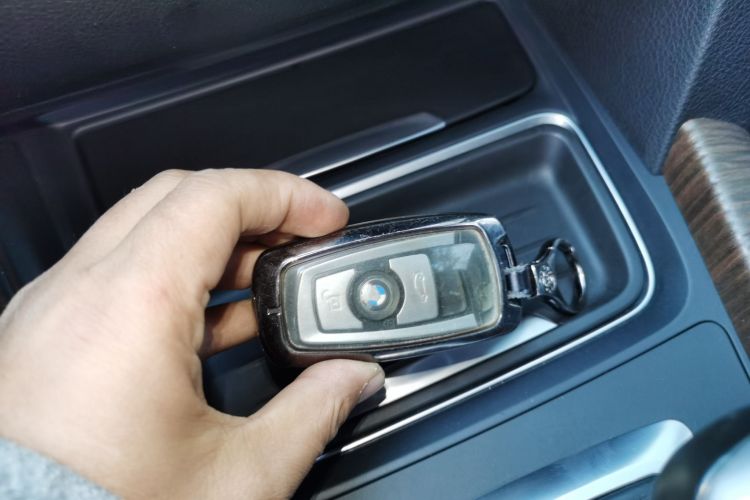 宝马3系 2014款 328Li xDrive风尚设计套装中控内饰11