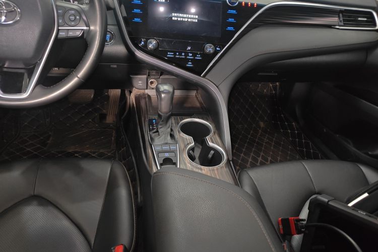 丰田 凯美瑞 2019款 2.5G 豪华版 国VI中控内饰18