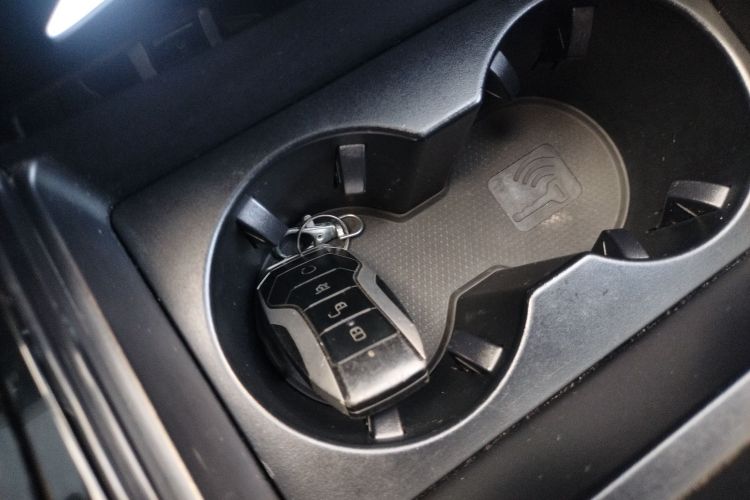 比亚迪 唐新能源 2021款 DM 2.0T 四驱高性能版创世旗舰型中控内饰11