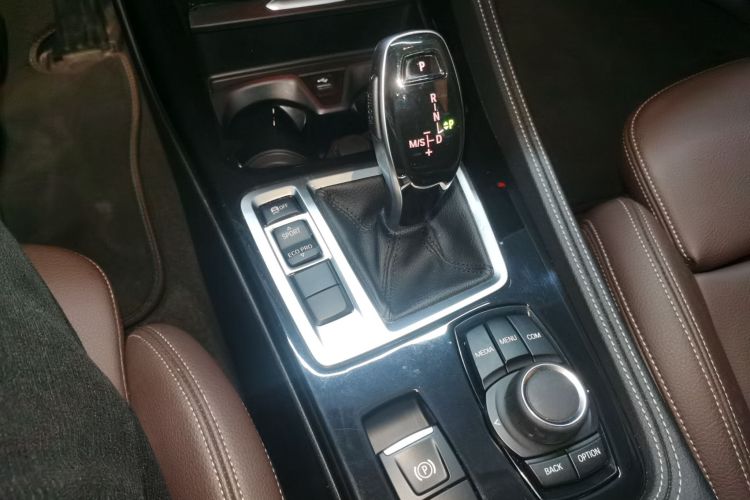 宝马1系 2020款 120i M运动套装局部细节18