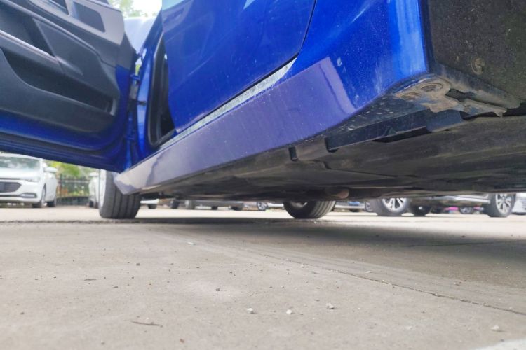 捷豹XEL 2018款 2.0T 200PS 豪华版机舱底盘30