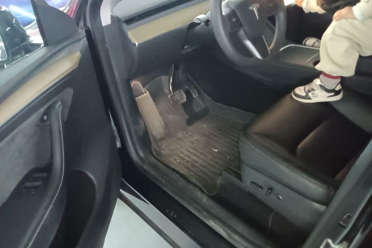 特斯拉 Model Y 2022款 改款 后轮驱动版中控内饰20