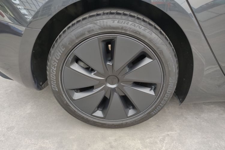 特斯拉 Model 3 2025款 后轮驱动版车身外观6008