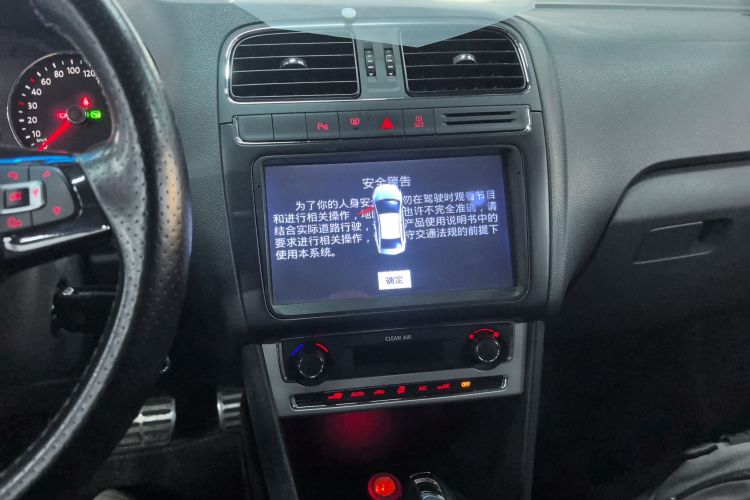 大众 2016款 1.6L Cross Polo 自动中控内饰16