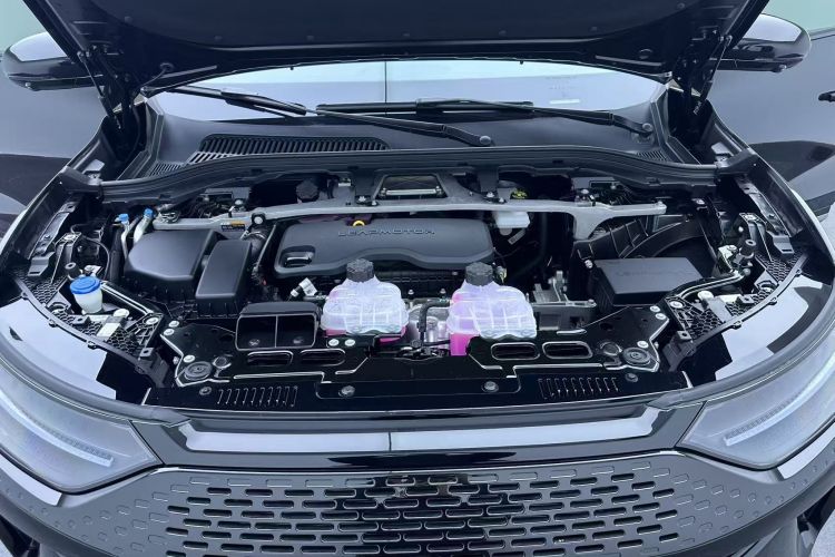 零跑汽车 零跑C11 2024款 增程 300尊享版机舱底盘24