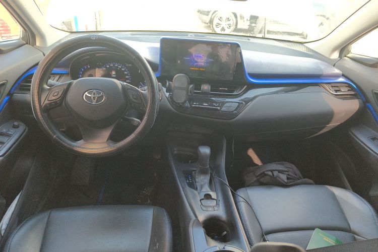 丰田C-HR 2023款 2.0L 领先版中控内饰12