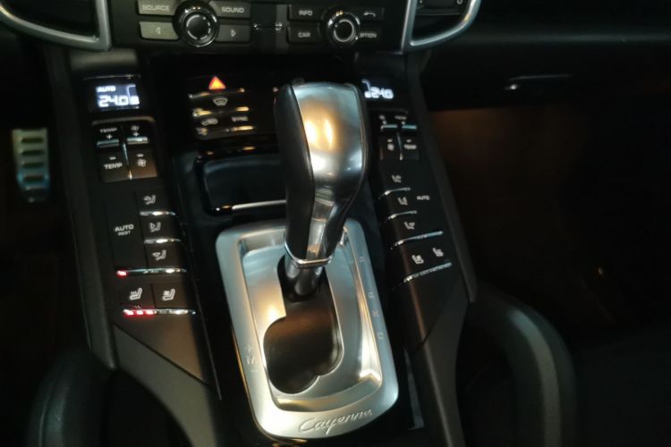 保时捷 2016款 Cayenne 3.0T中控内饰18