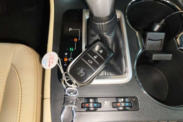 丰田 汉兰达 2018款 2.0T 四驱至尊版 7座 国V中控内饰11