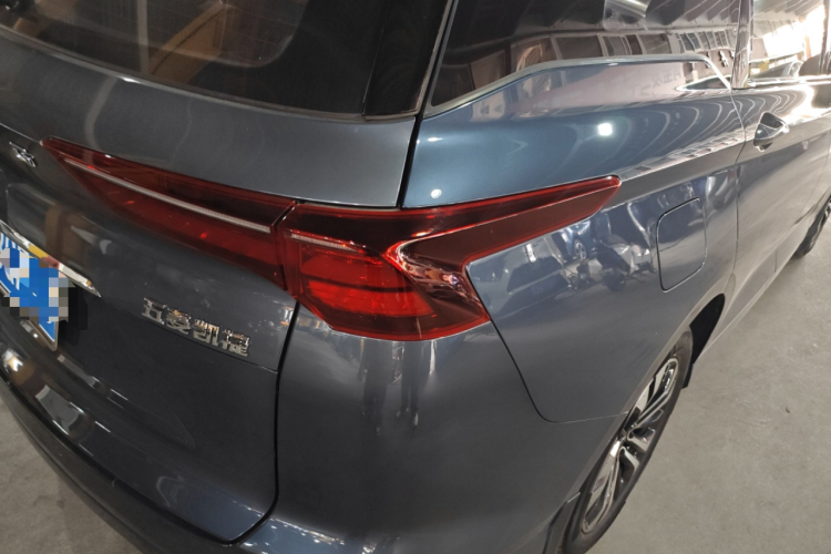 五菱汽车 五菱凯捷 2020款 1.5T CVT旗舰型车身外观9