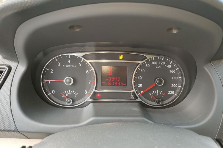 江汽集团 和悦A30 2013款 1.5L 手动舒适型 国IV中控内饰14