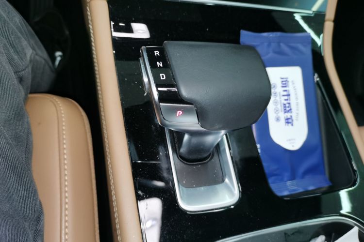 理想汽车 理想ONE 2020款 增程6座版中控内饰18