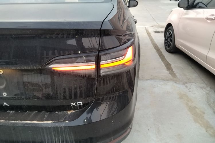 大众 朗逸 2023款 新锐 1.5L 自动新逸版车身外观9