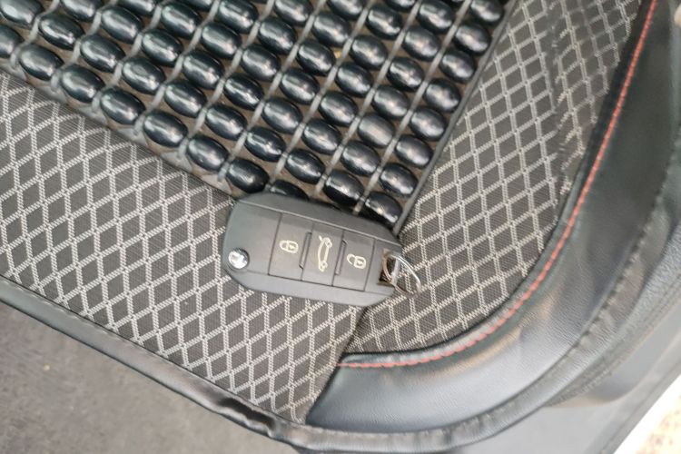 标致508 2012款 2.0L 自动天窗经典版中控内饰11