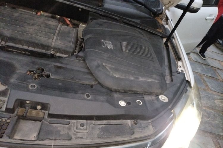 比亚迪 唐新能源 2017款 2.0T 全时四驱豪雅型 7座局部细节9007