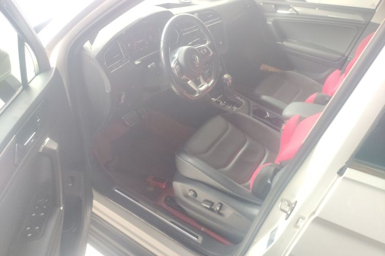 大众 途观L 2021款 330TSI 自动两驱R-Line越享版中控内饰20