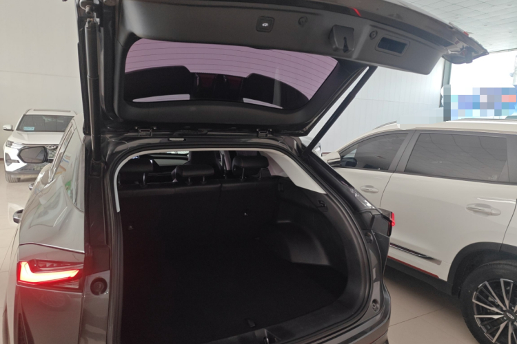 长安欧尚Z6 2022款 蓝鲸 1.5T DCT智尊型机舱底盘23